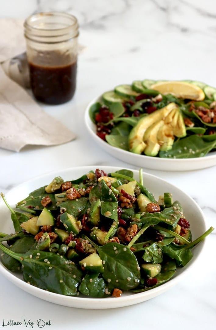  A bed of fresh spinach leaves dressed to impress