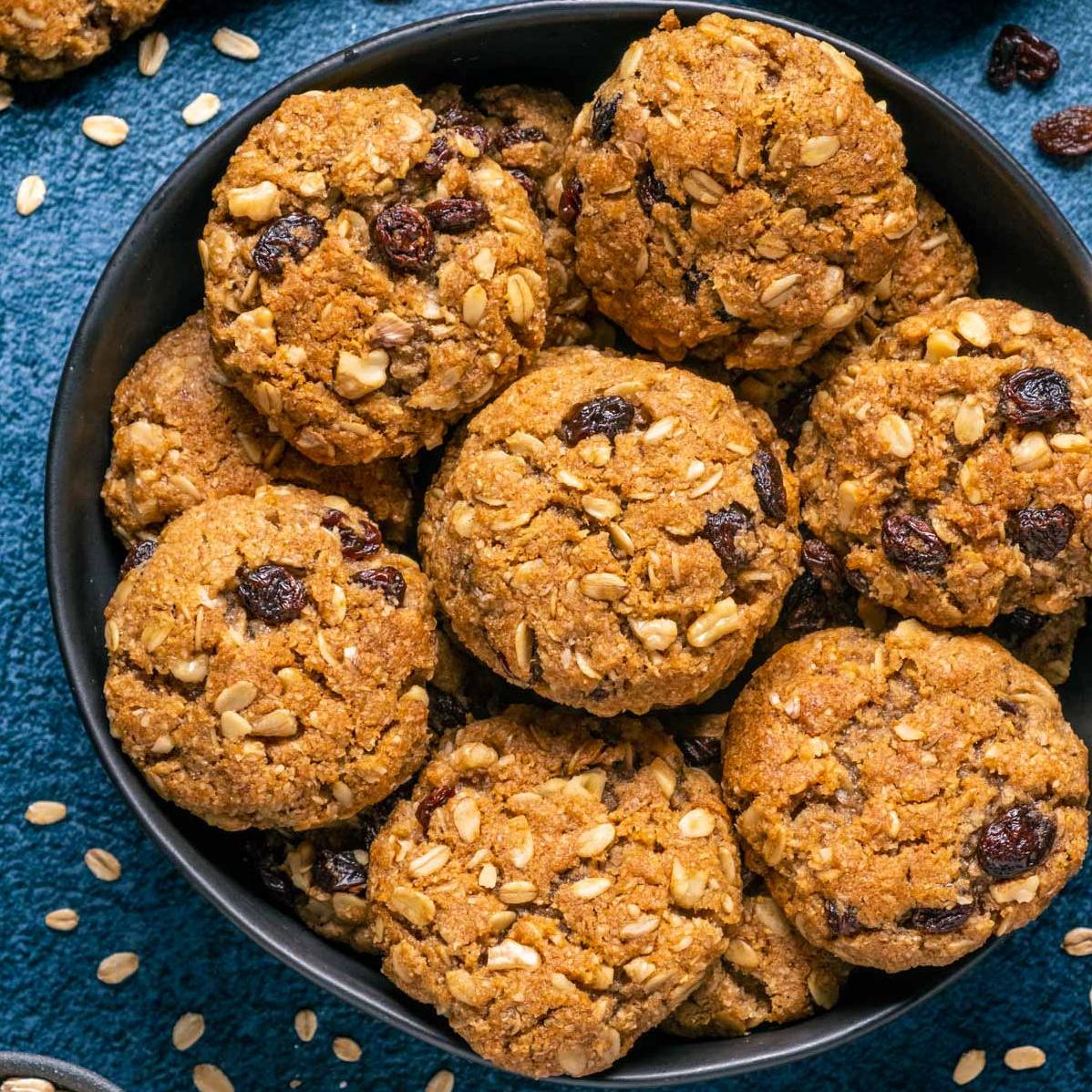  A classic cookie with a vegan twist, these oatmeal raisin cookies are sure to please everyone.