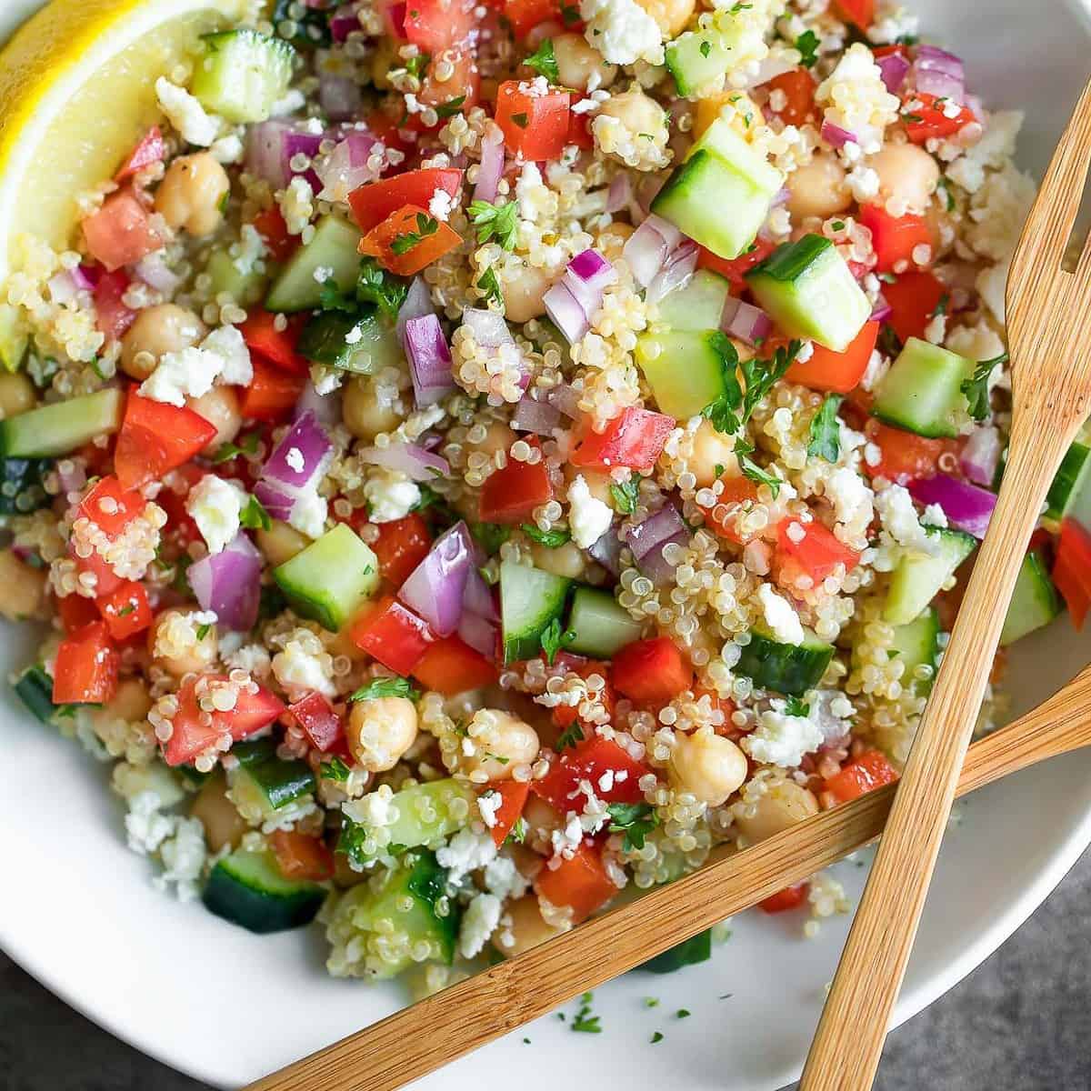  A colorful and healthy Vegan Greek Quinoa Salad to satisfy your taste buds!