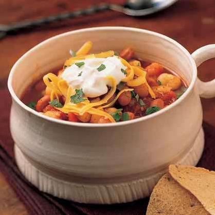  A delicious blend of spices adds depth and warmth to this chili.