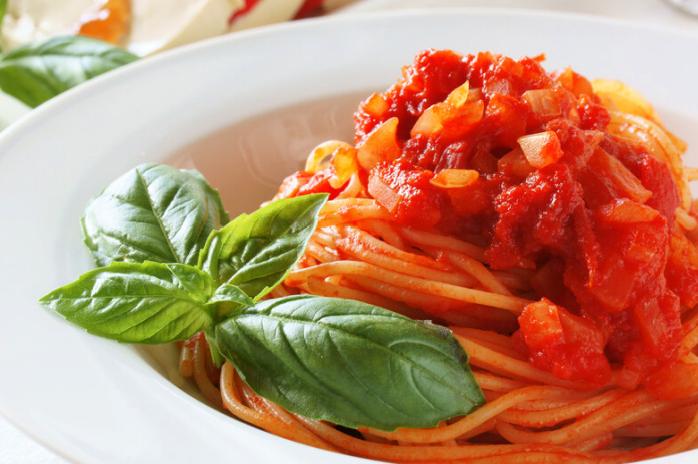  A hearty herb-infused tomato sauce that will make your tastebuds dance with joy!