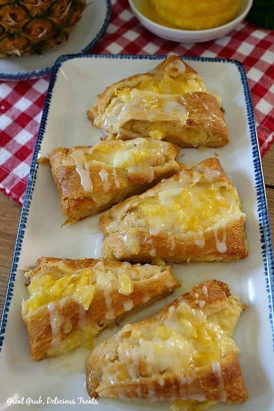  A slice of tropical heaven - this Vegan Pineapple-Cheez Danish is a perfect treat for any time of day!