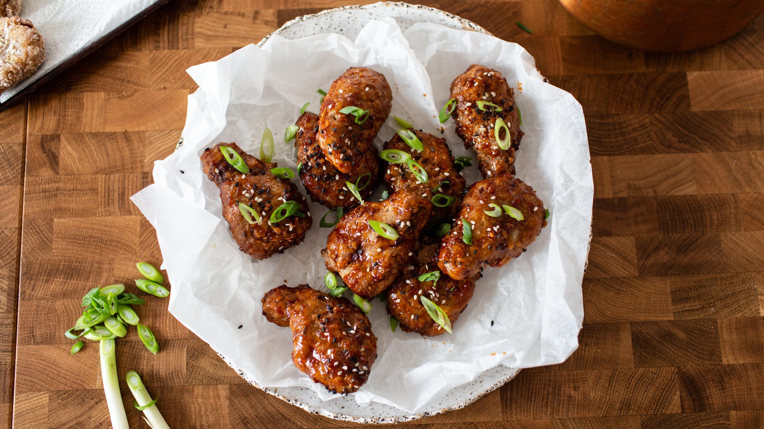  Bite into the perfect crunch of these vegan Korean fried “chicken” wings!