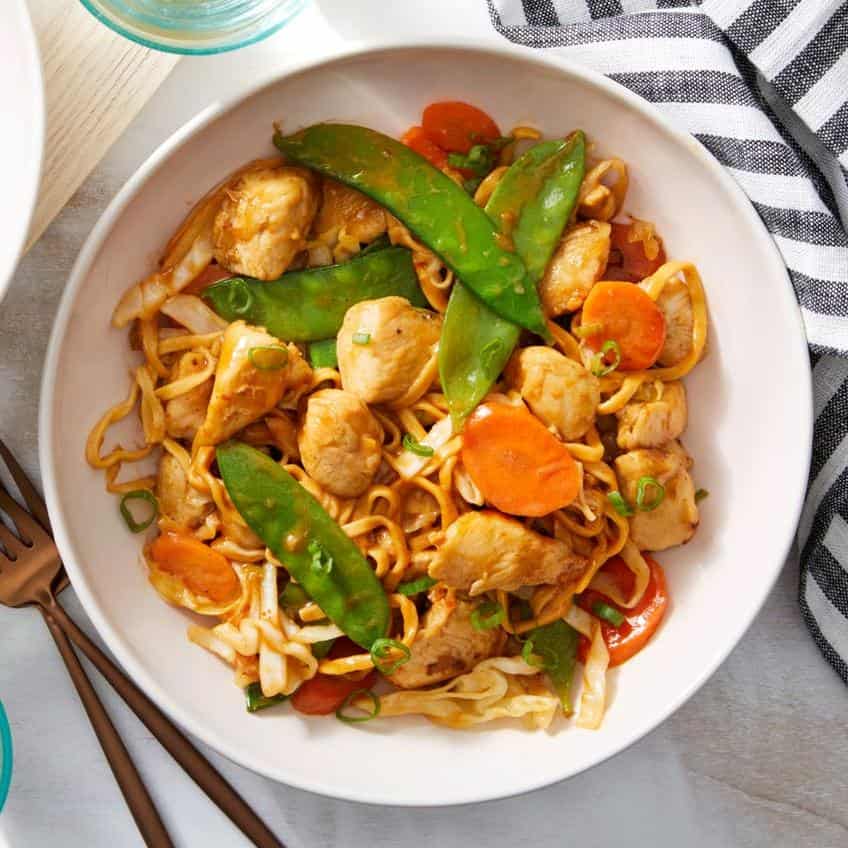  Cozy up with a bowl of comforting and delicious wonton noodle vegan stir-fry.