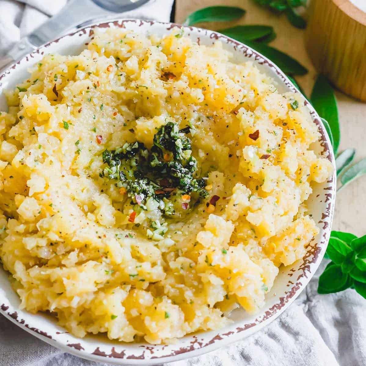  Creamy and savory mashed rutabagas for a hearty vegan dish.