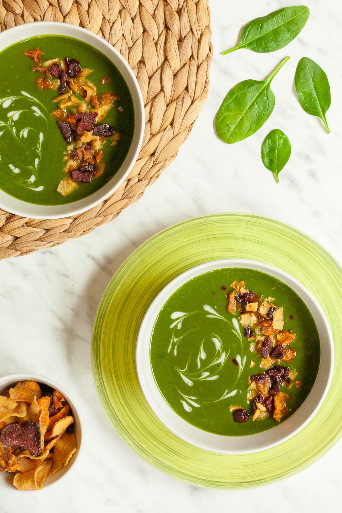  Dive into this vibrant soup bursting with green splendor.