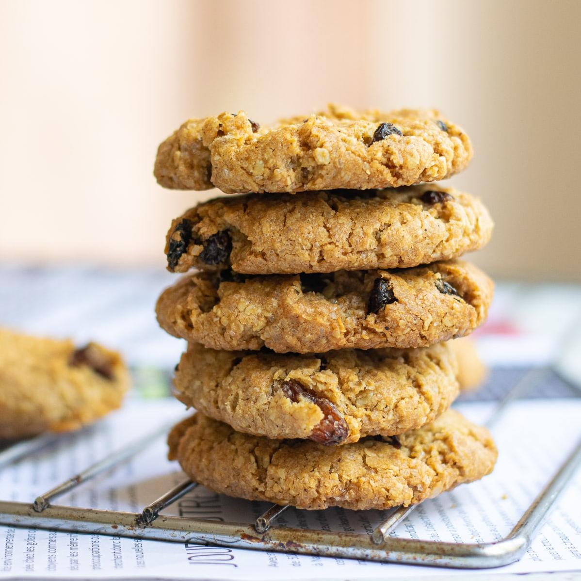  Each bite of these oatmeal raisin cookies is packed with warm spices and juicy raisins.