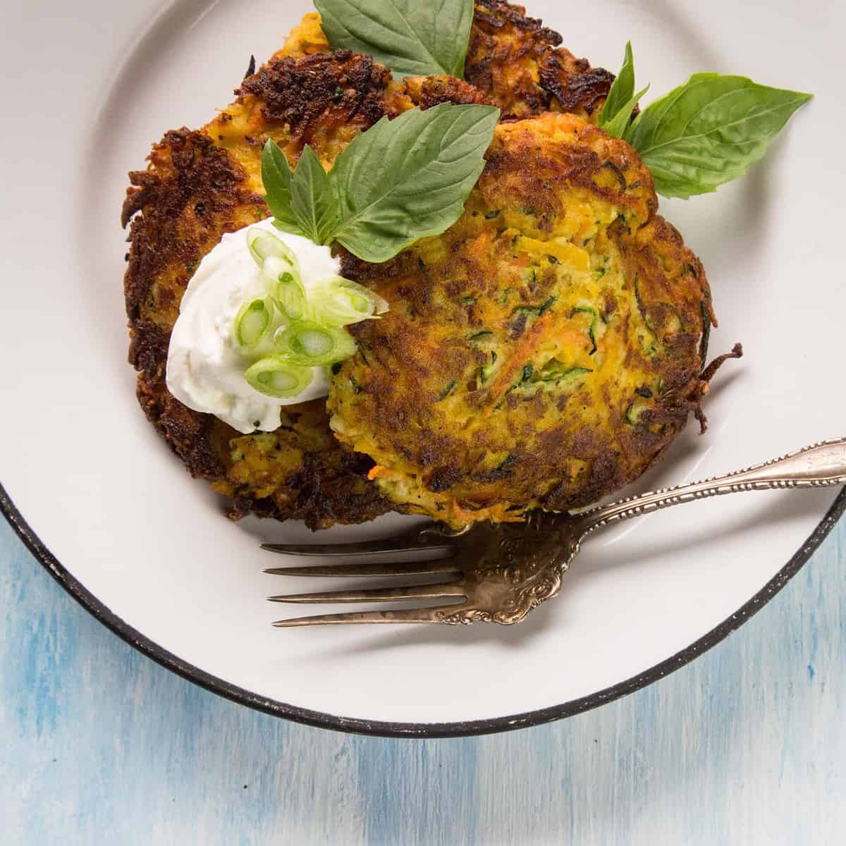  Fluffy and flavorful vegan paleo vegetable pancakes!