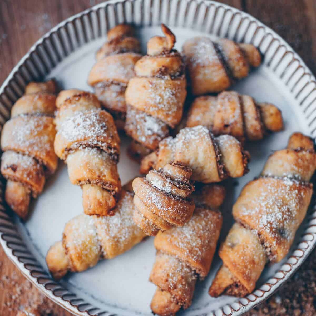  Get ready for a burst of sweet flavors with every bite of these vegan rugelach.