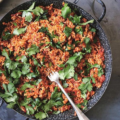  Get ready to experience a taste of West Africa with every forkful of this vegetarian Jollof rice!