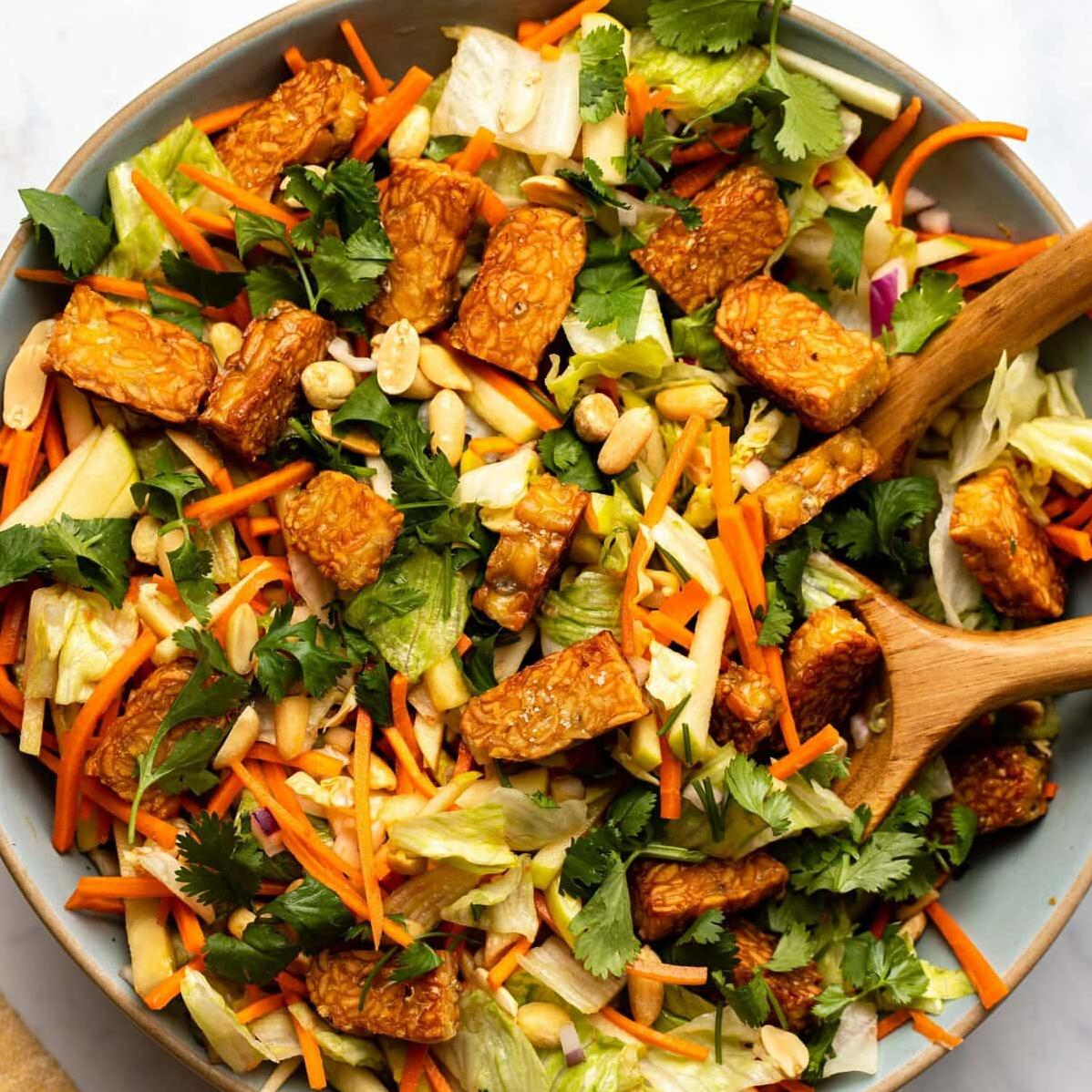  Get ready to fall in love with this colorful vegan tempeh salad!