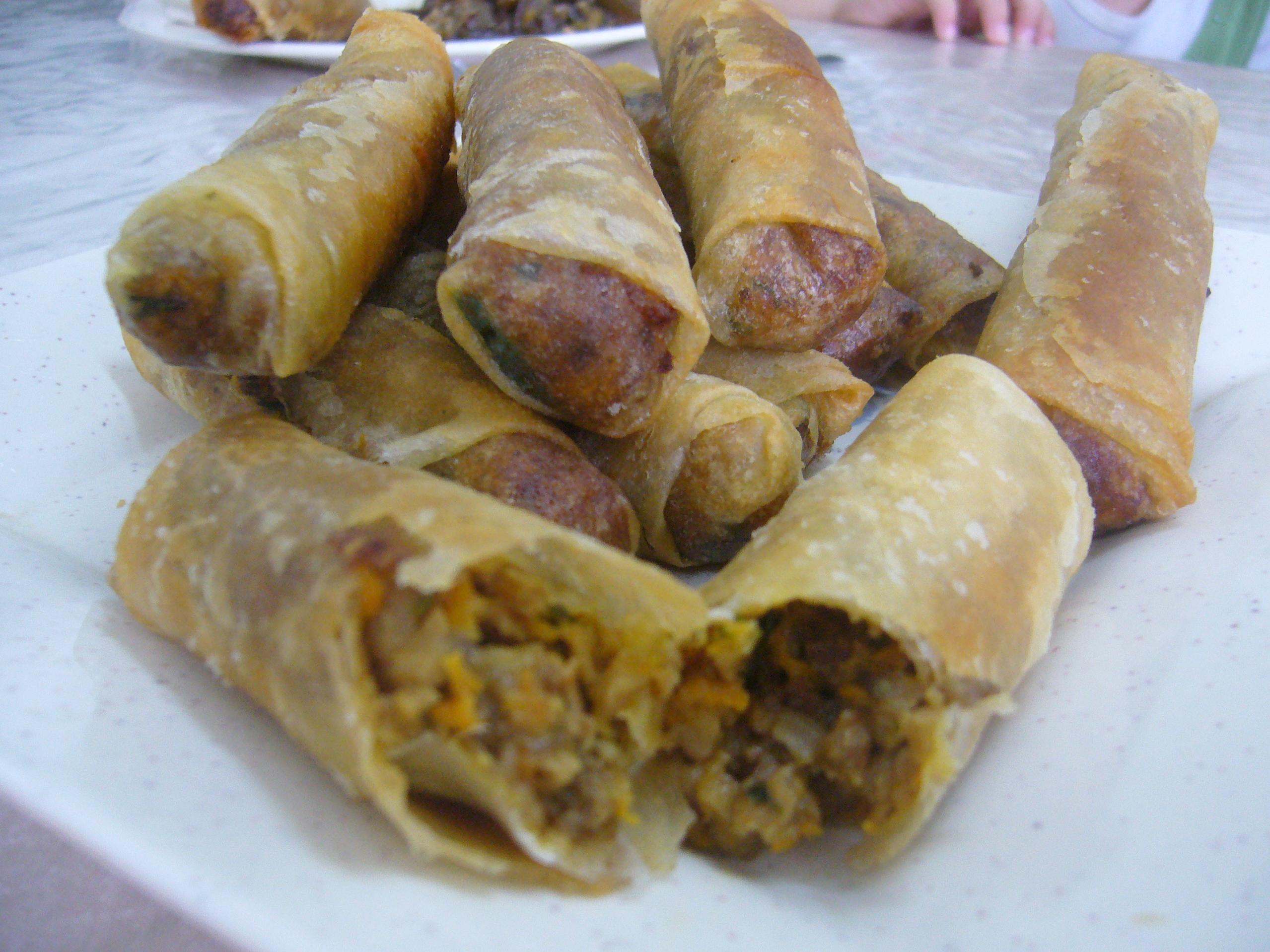  Get ready to roll with these delicious Vegetarian Lumpiang Shanghai!