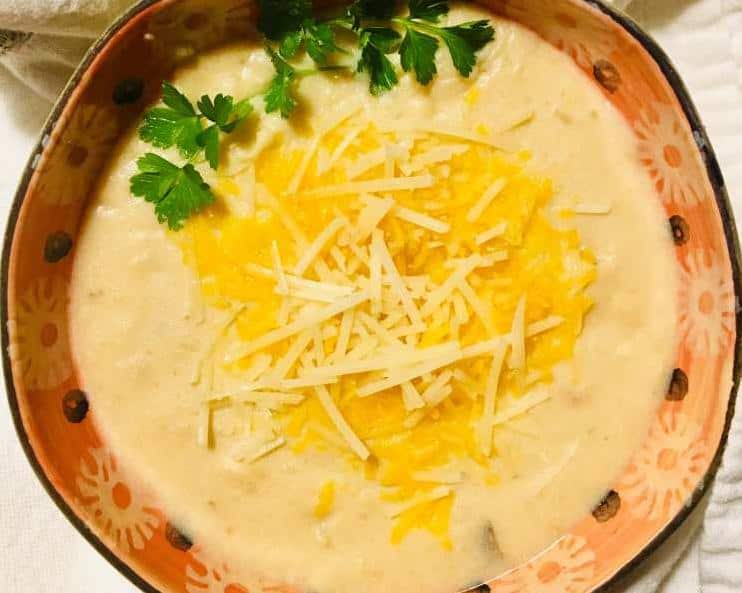  Get ready to slurp up this delicious Vegetarian Crock Pot Creamy Potato Soup!