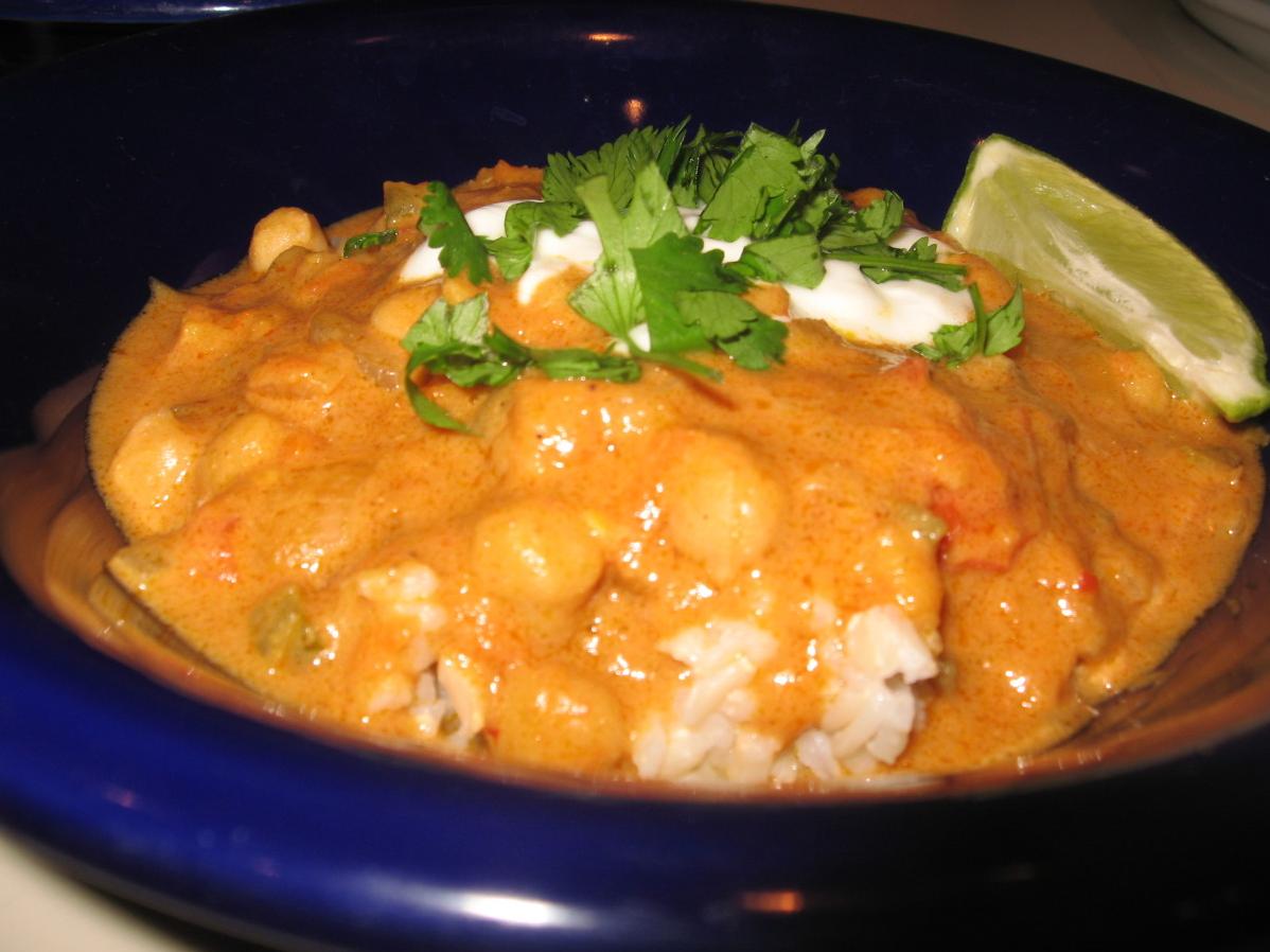  Get ready to spice up your life with this African-inspired vegetarian peanut curry!