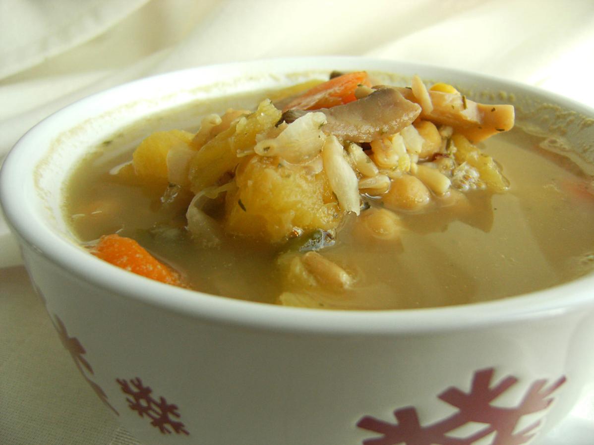  Get to the heart of flavor town with this tasty vegan soup!