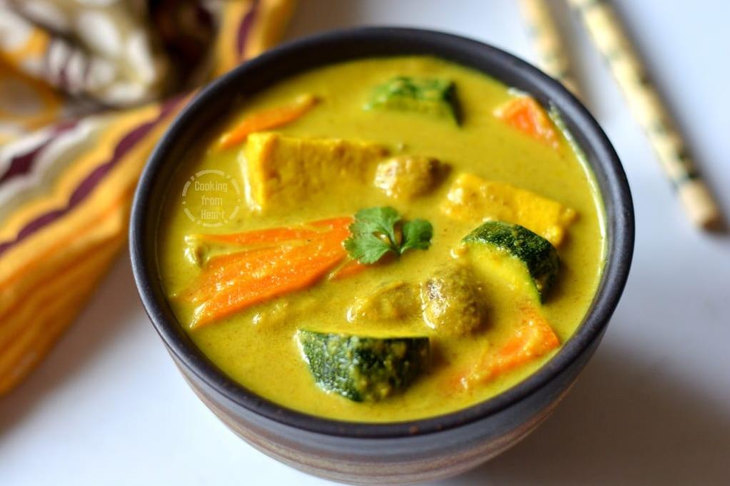  Get your taste buds ready for a zesty and aromatic culinary adventure with this vegan curry.
