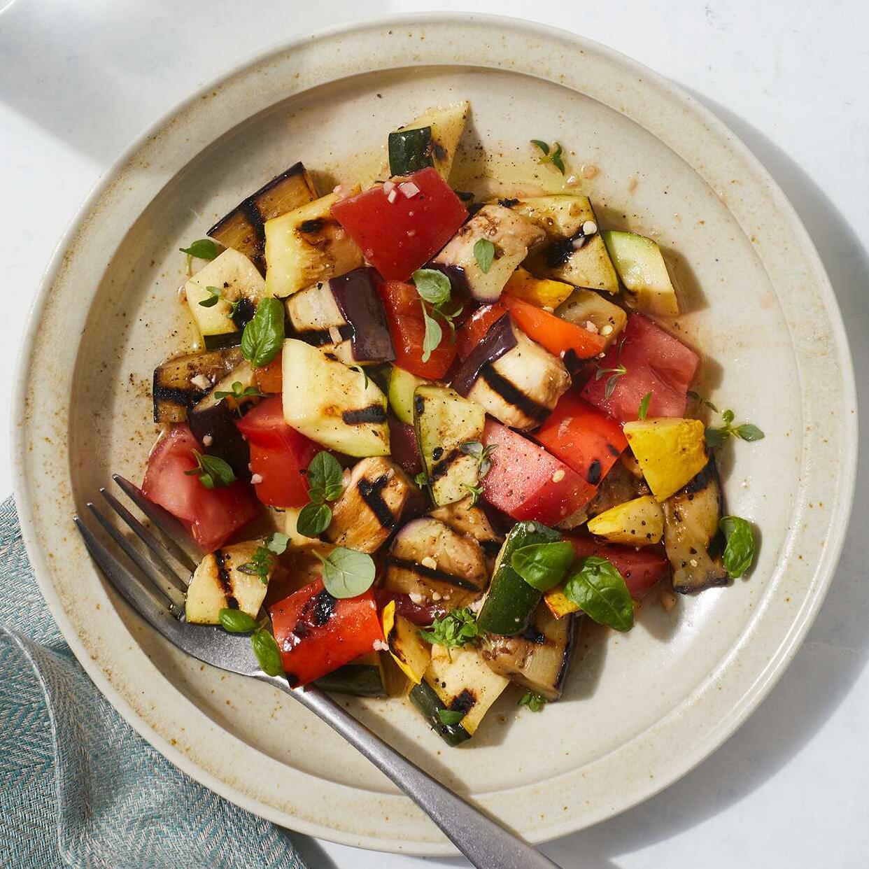  Grilled ratatouille: A colorful and flavorful medley of summer vegetables!