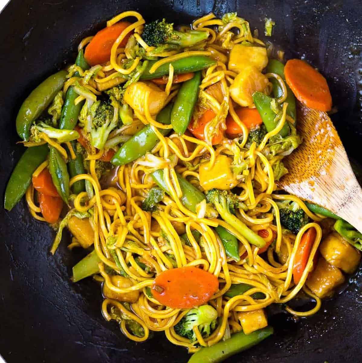  Hearty and wholesome, these vegetarian pansit noodles are packed with nutritious ingredients.