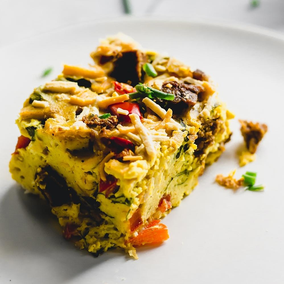  Looking for a delicious way to kickstart your day? Try this vegan breakfast casserole!