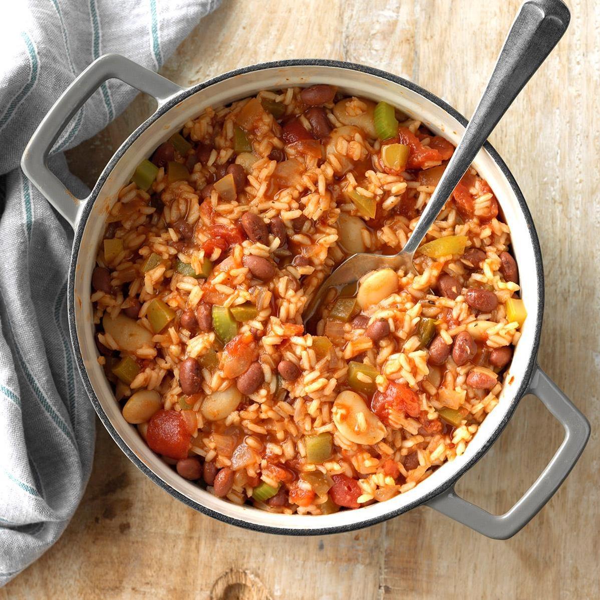  Make your taste buds sing with this vibrant and flavorful vegetarian jambalaya.