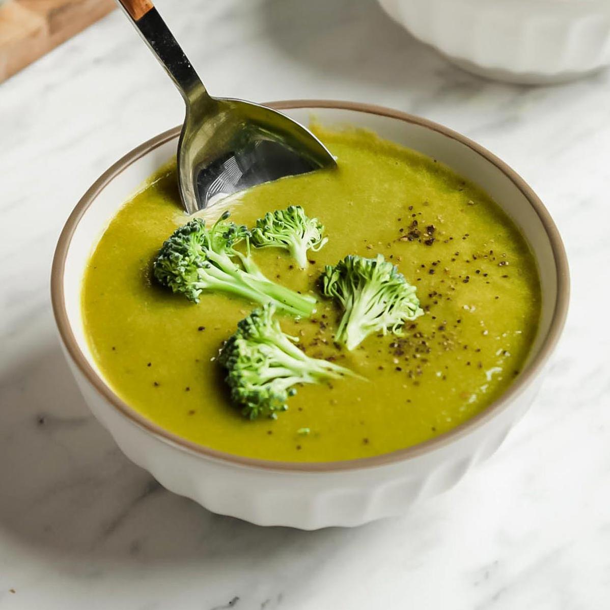  Need some green in your life? This soup's got you covered!