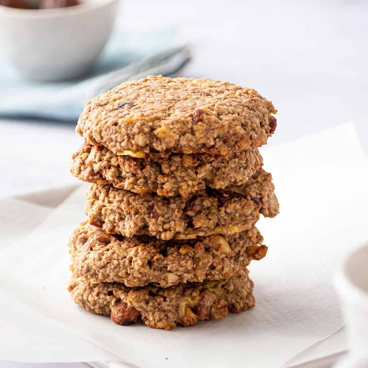  Never compromise on taste or nutrition with these oatmeal cookies.