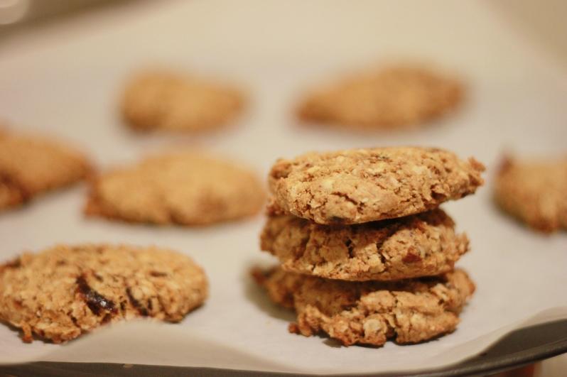 Perfect for breakfast or an afternoon snack, these cookies are made with wholesome ingredients.