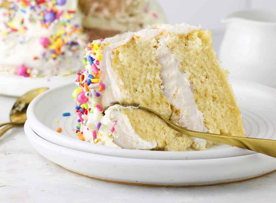  Perfect for weddings, birthdays, or any special occasion - this vegan white cake is sure to impress.