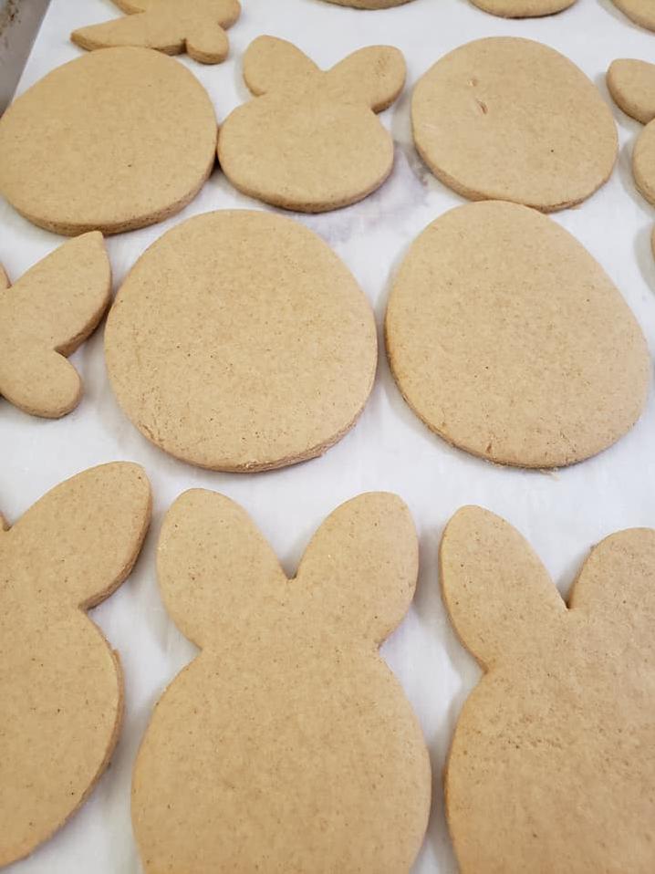  Perfectly round sugar cookies, ready to be decorated with your favorite vegan frosting.
