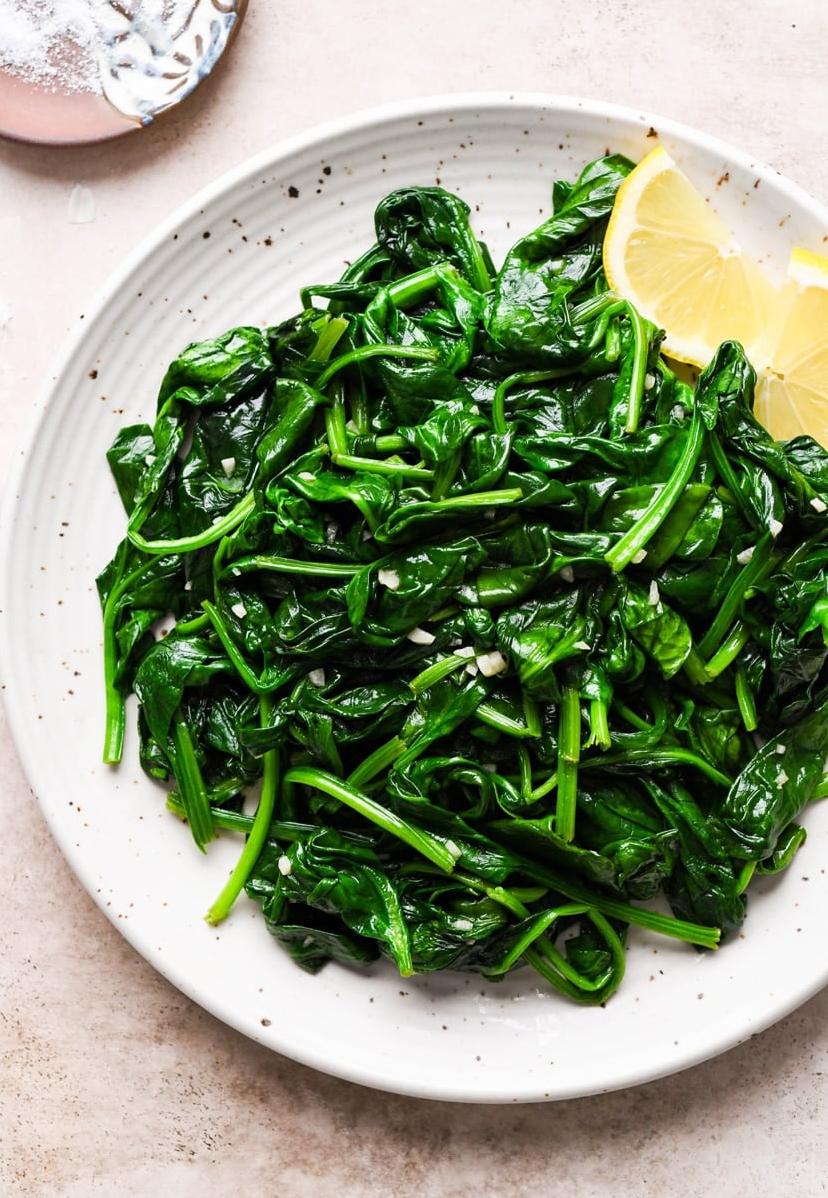 Perfectly wilted spinach with a hint of spice
