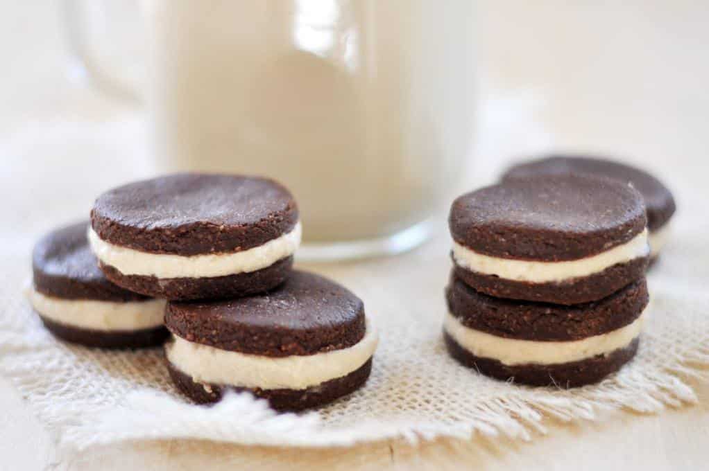Delicious, Healthy and Guilt-Free Raw Vegan Oreo Cookies