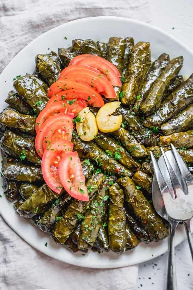  Roll up your sleeves, it's time to make some delicious Vegan Dolmades!