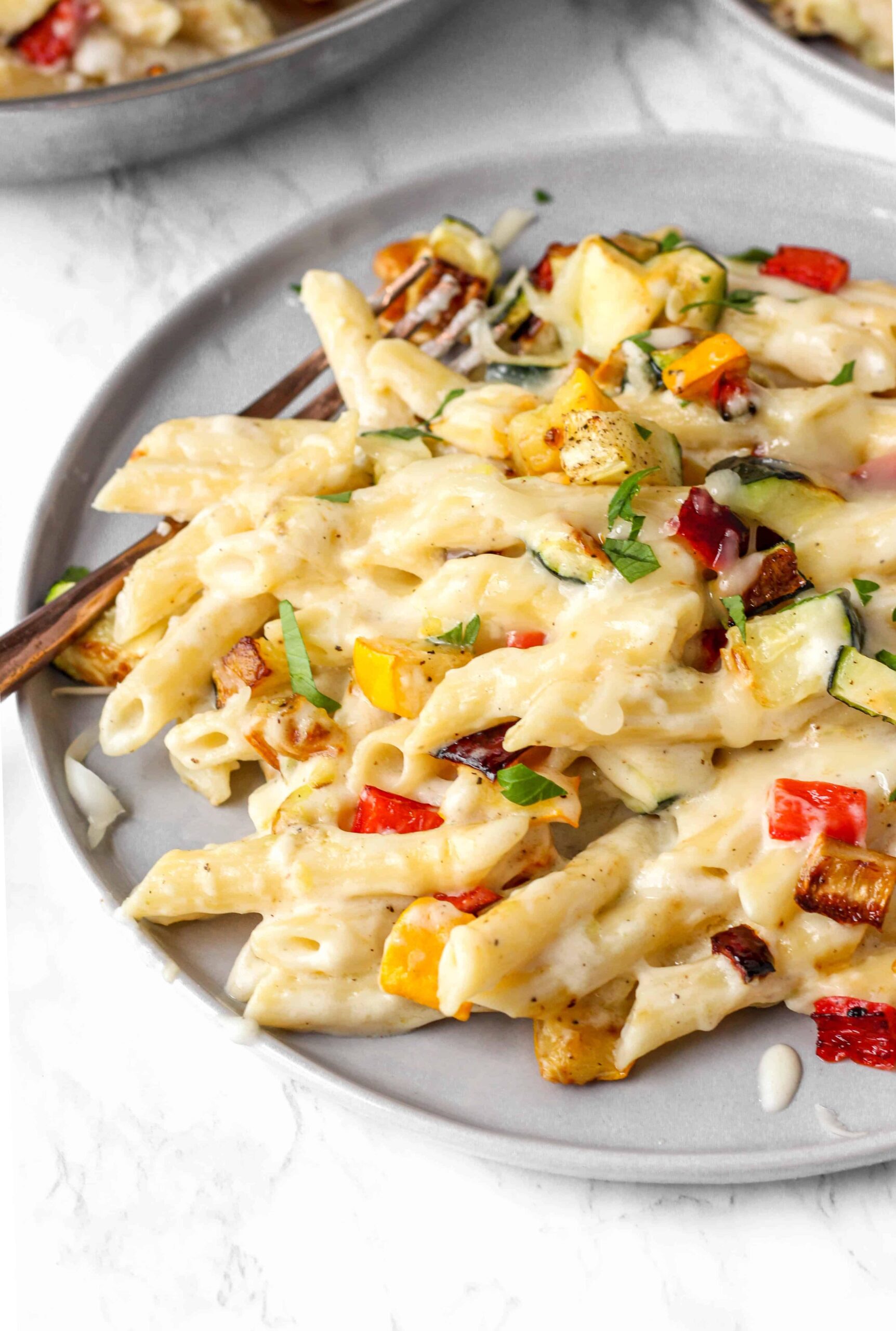  Satisfy your cravings with this creamy and flavorful pasta dish.