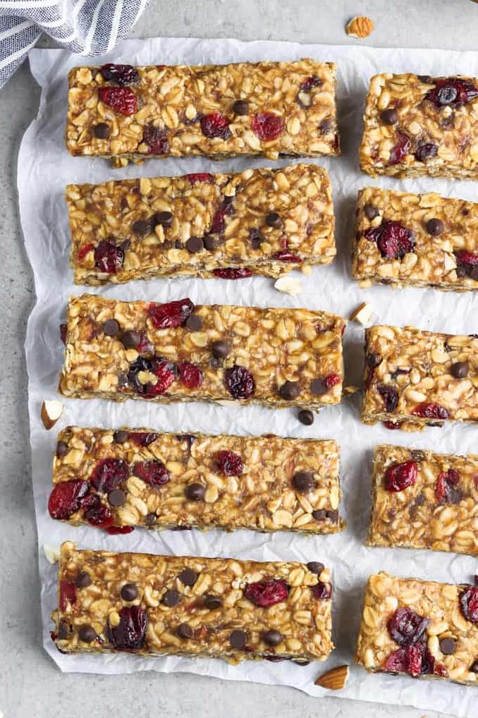  Satisfy your snack cravings with these homemade vegan energy bars that taste as good as they look!