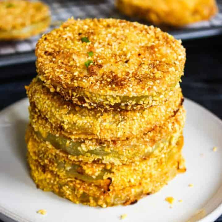  Simple to prepare and scrumptious to devour, these vegetarian fried green tomatoes are the perfect side dish for any meal.
