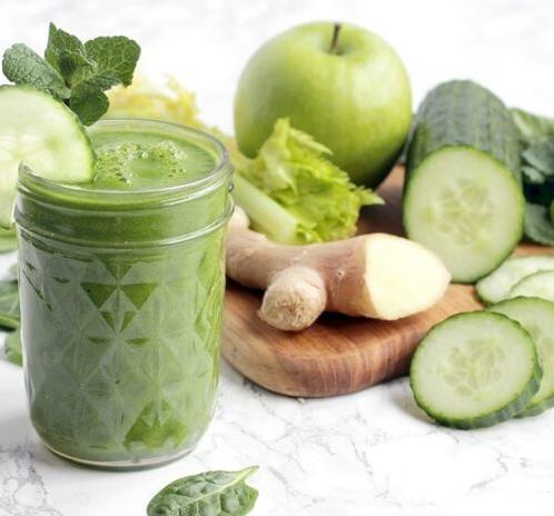  Start your morning off right with a glass of this vegan juice - your body will thank you!