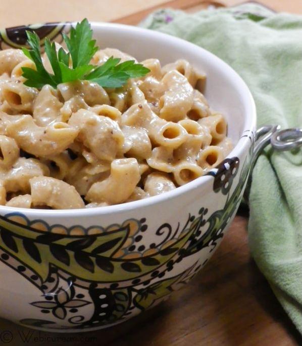 Substituting heavy cream with cashew cream makes this Alfredo sauce rich in flavor and plant-based.