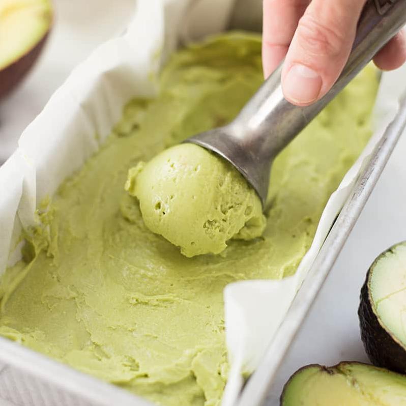  Take a scoop out of this guilt-free pleasure and feel the richness of avocado melting in your mouth.
