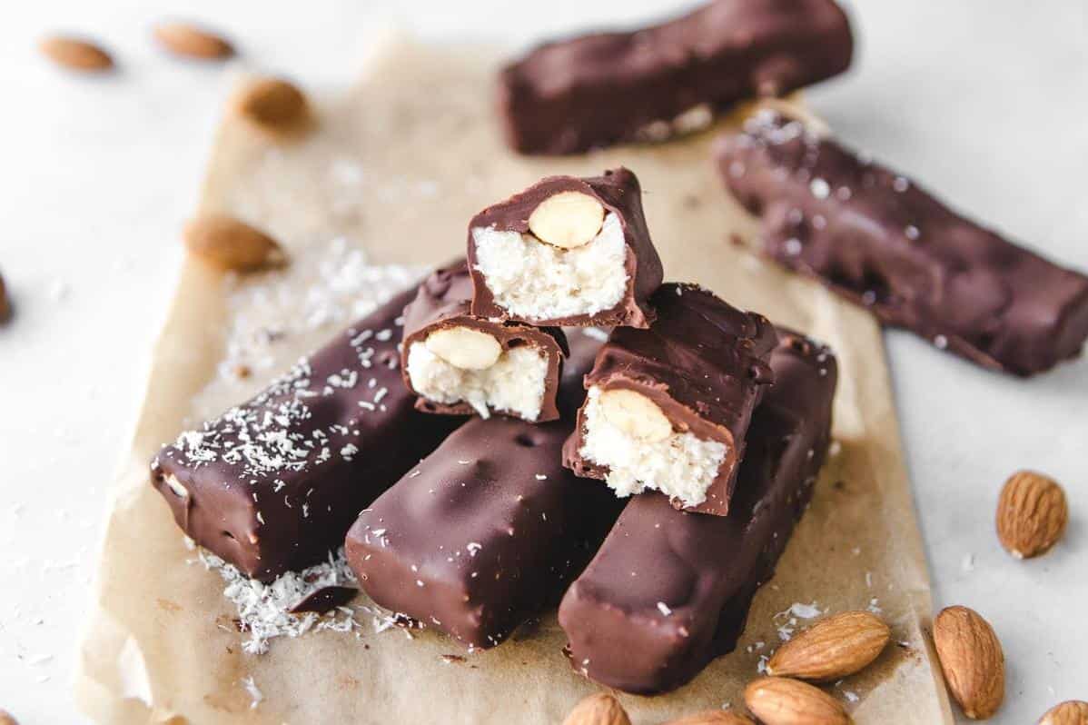  The combination of dark chocolate and coconut gives this vegan bark a luxurious feel and decadent taste.