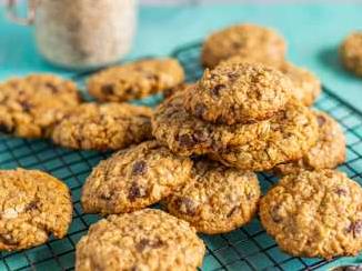  These Persimmon-Banana Cookies provide just the right amount of sweetness that will take your breath away.