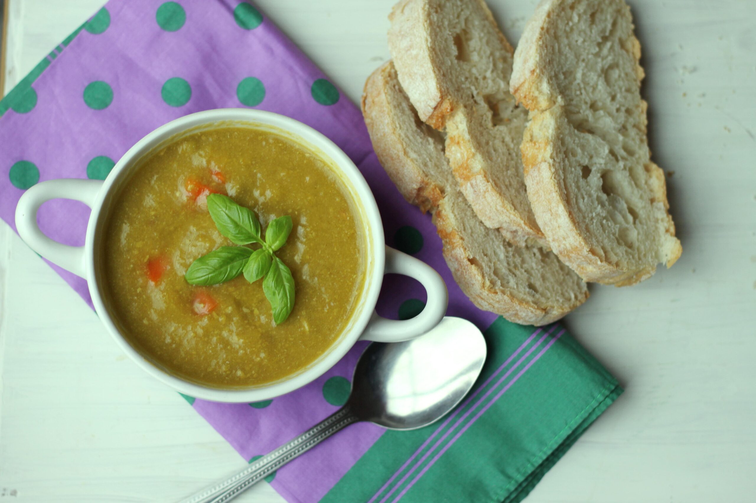  Thick and hearty vegetarian split pea soup