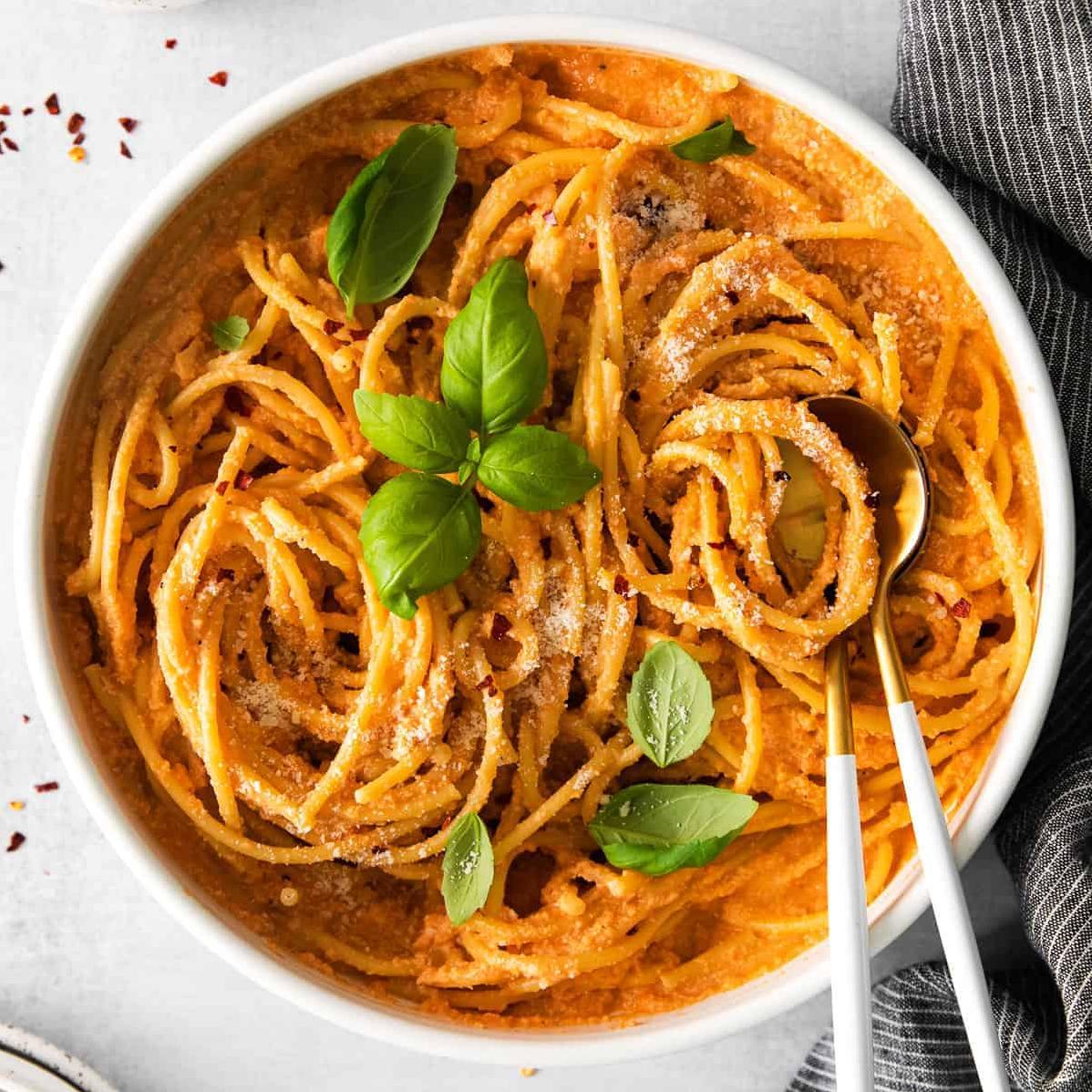  This creamy tomato sauce will make your taste buds sing with joy!