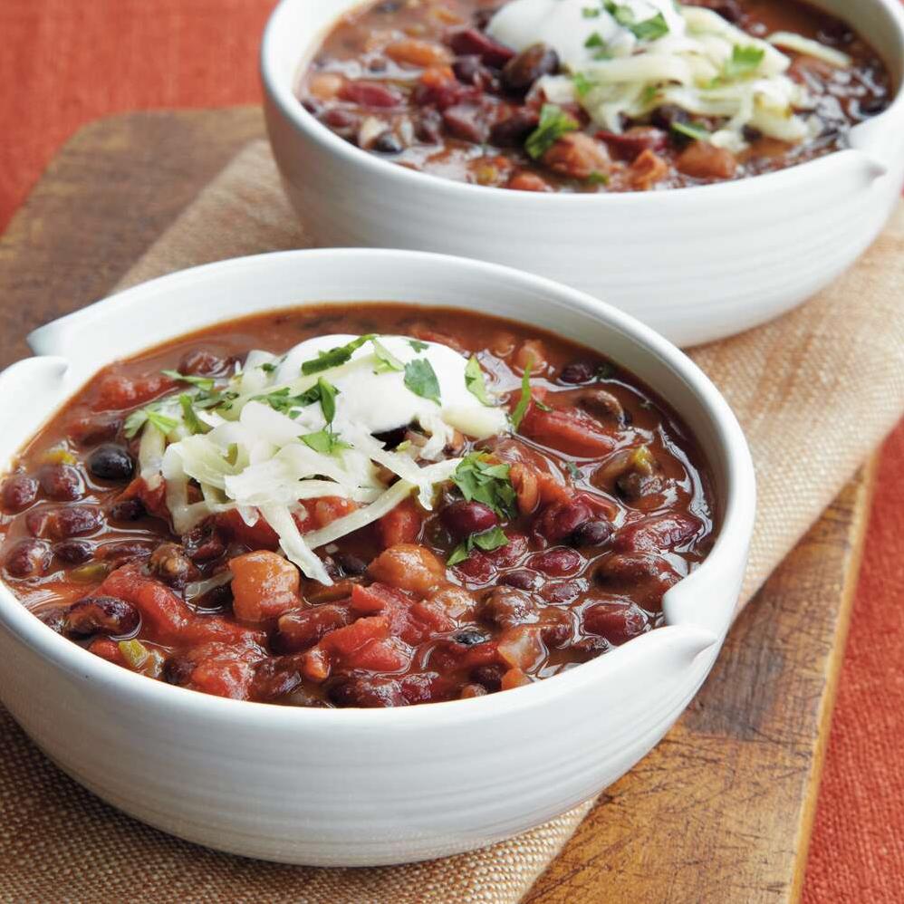  This lazy vegetarian chili is packed with plant-based protein.