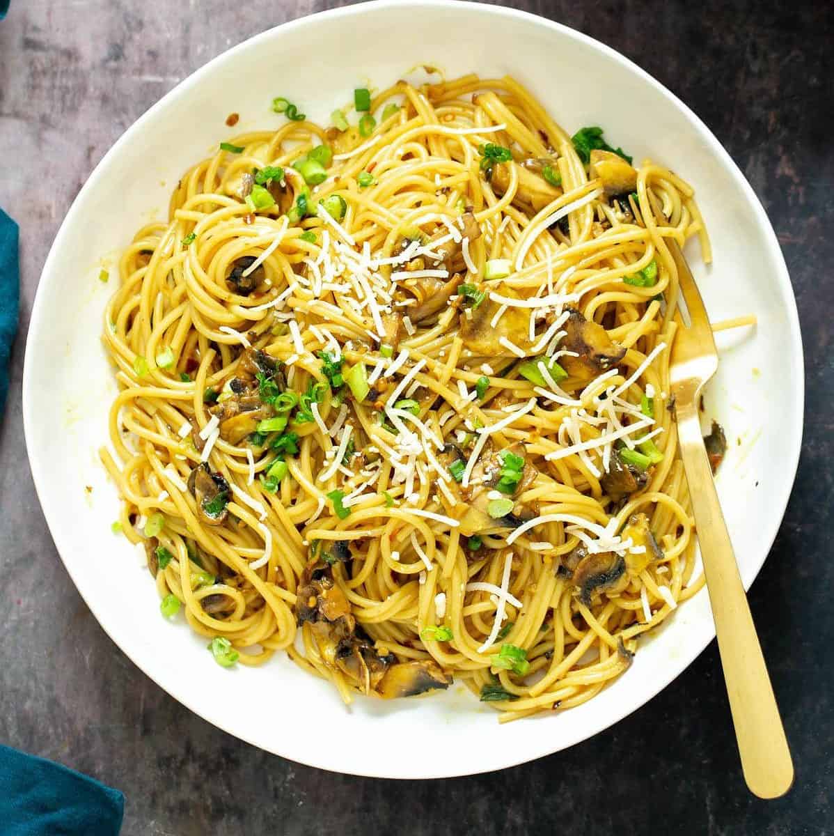  This plate of Vegan Garlic Asian Noodles is a harmony of flavors that will make your taste buds dance.