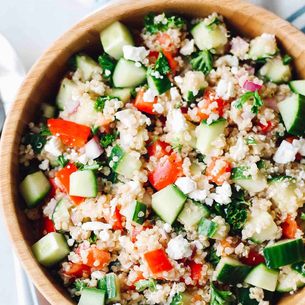  This Vegan Greek Quinoa Salad is a party in your mouth!