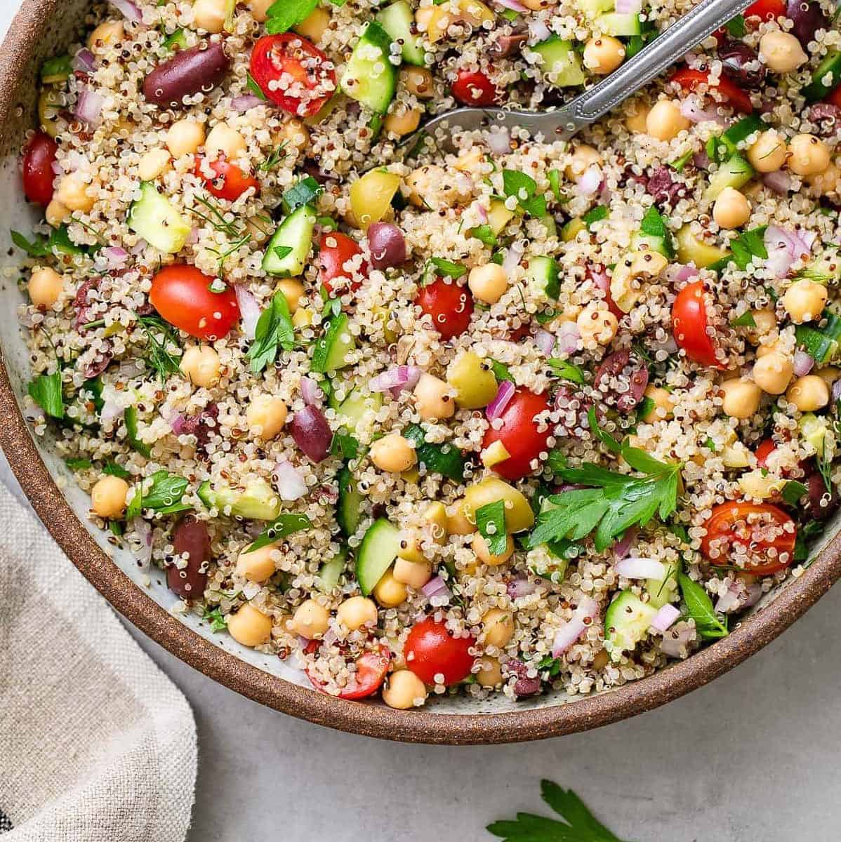 Mouth-Watering Vegan Greek Quinoa Salad Recipe