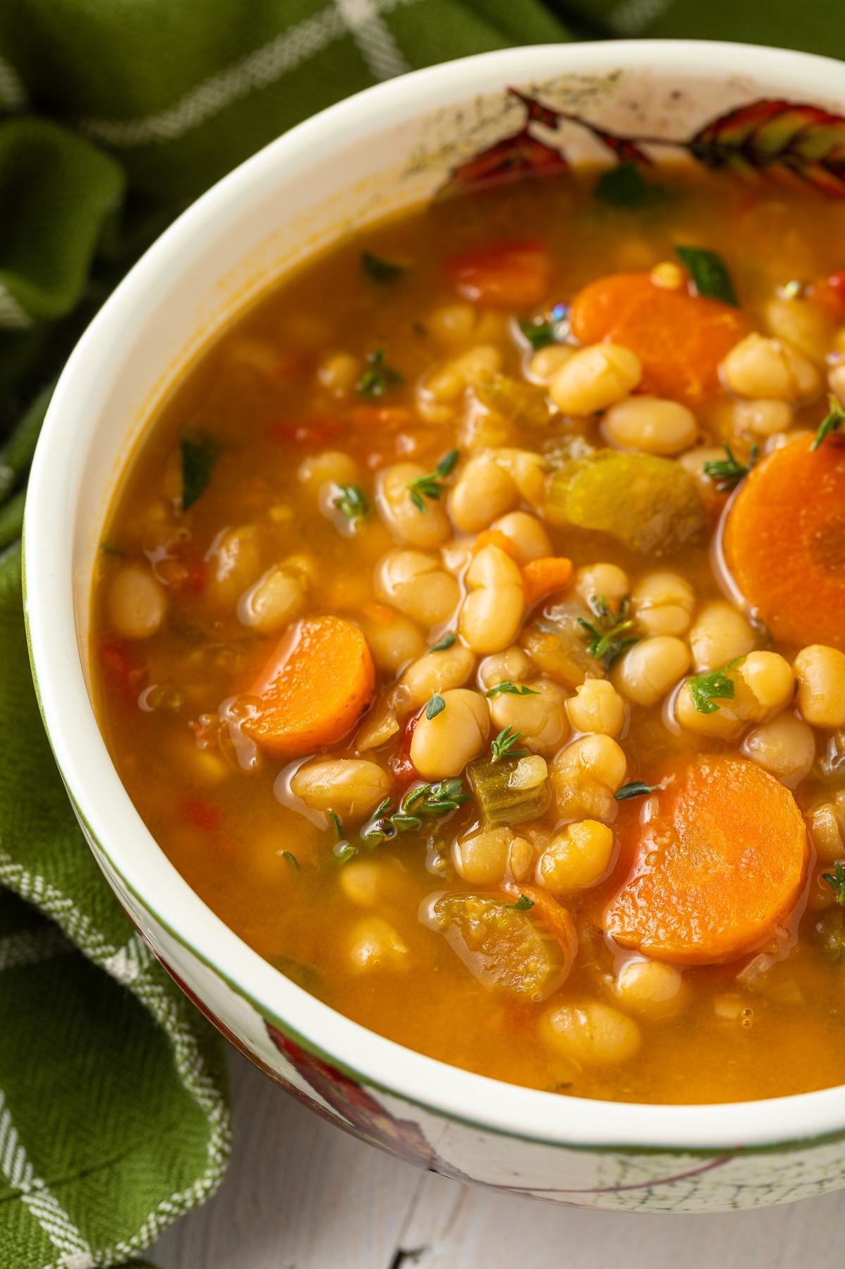 Vegan Navy Bean Soup Recipe: A Hearty Delight