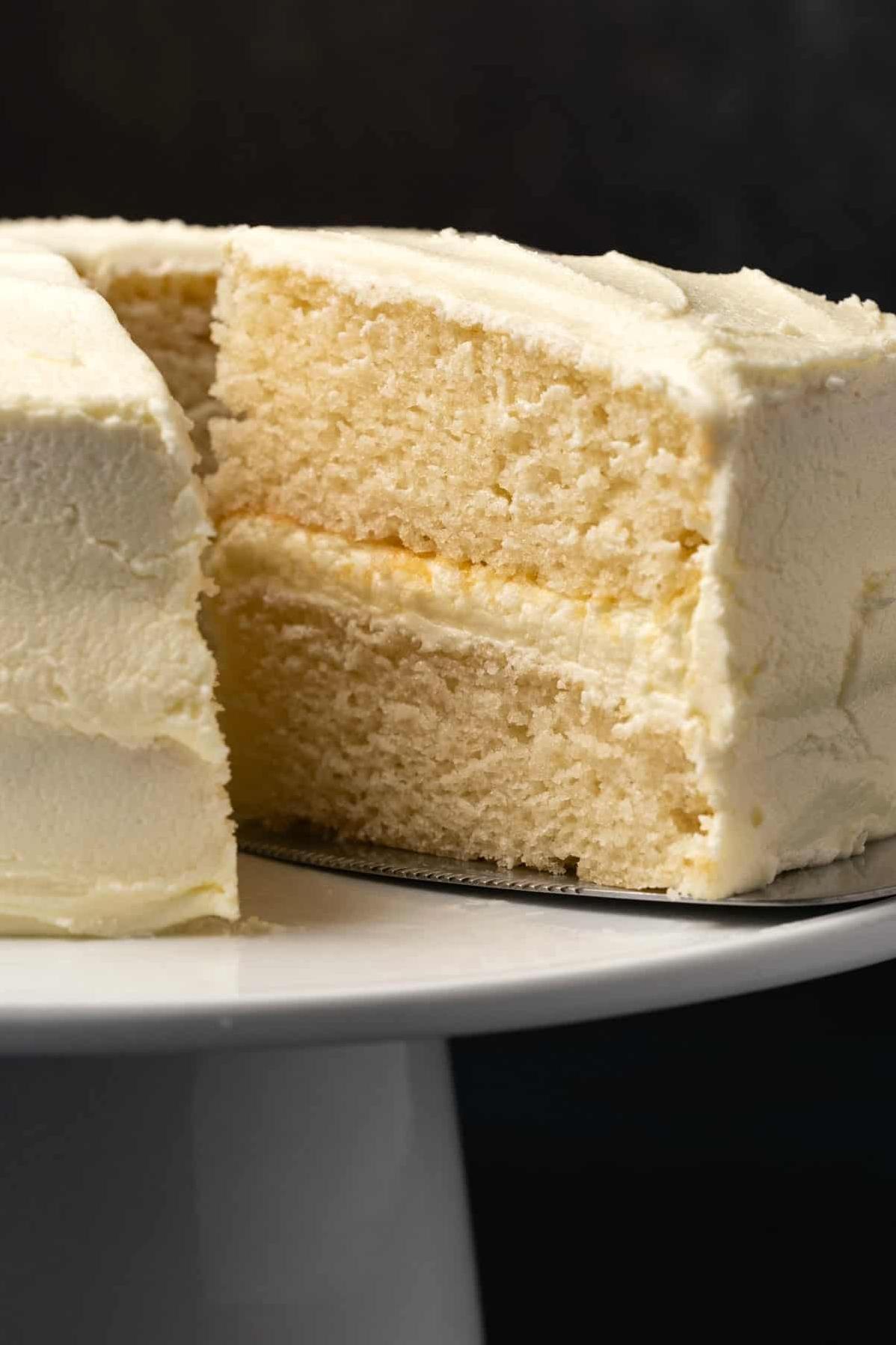 Delight in Every Bite with this Vegan White Cake Recipe