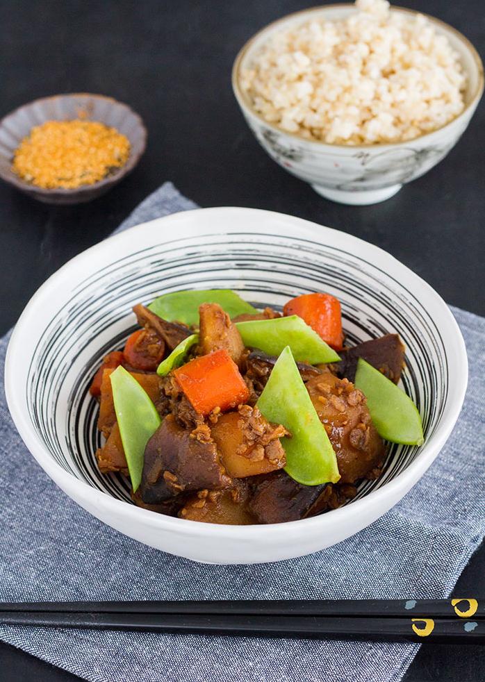  Warm up your taste buds with this comforting Japanese-style stew.