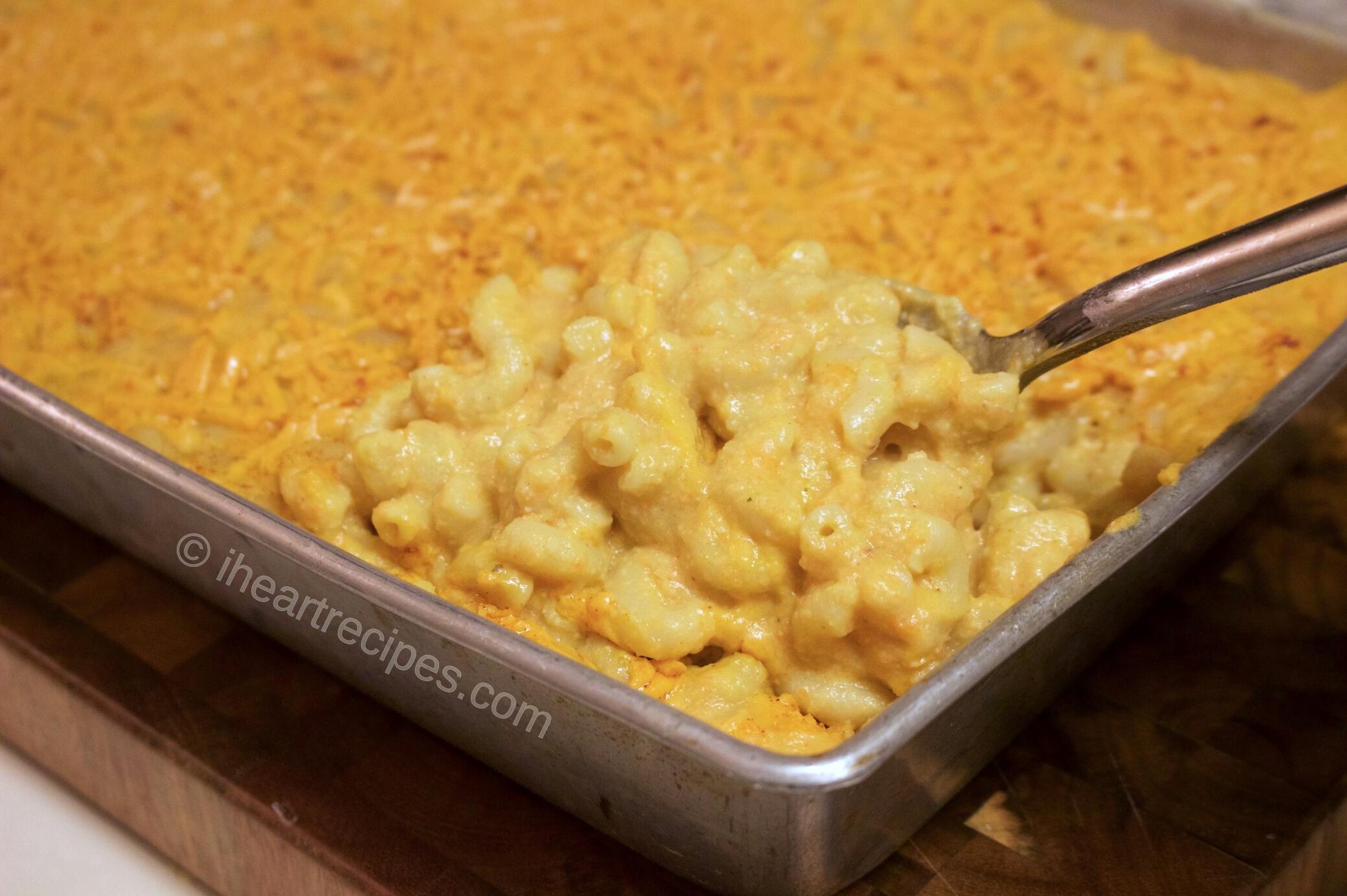  Who needs a comfort food? This vegan mac'n'cheese is yours now!